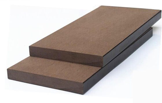 Deski tarasowe z kompozytu WPC pochodzącego z recyklingu o wymiarach 20 x 140 mm