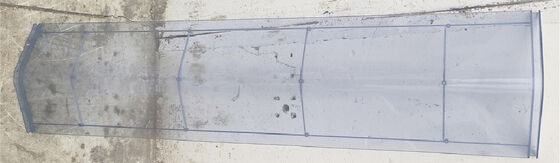 Odporny na wiatr lekki przezroczysty dach klasy 8. Ekologiczny, łatwy w montażu. Zewnętrzny panel WPC. Domek na narzędzia ogrodowe