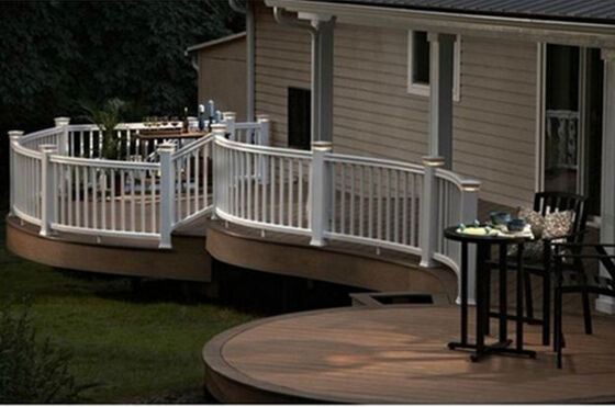 Wysokie ogrodzenie WPC o wysokości 8 stóp, zapobiegające wypaczeniu, do granicy kampusu szkolnego