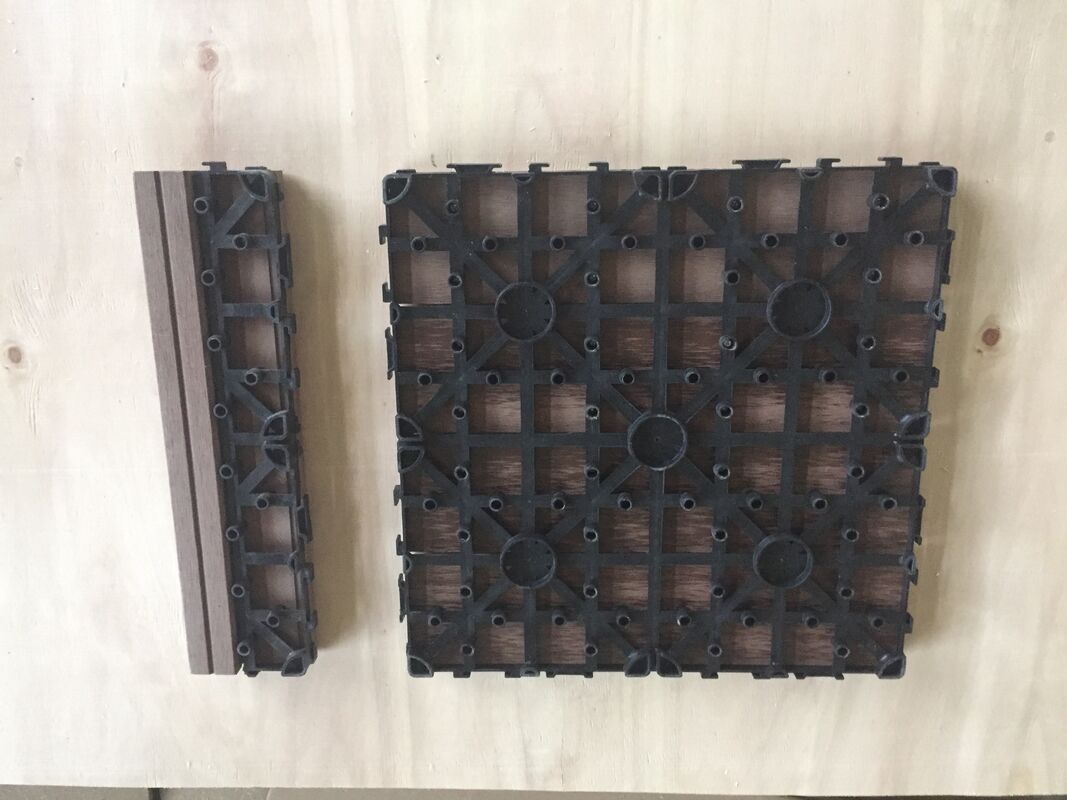Domowe zewnętrzne płytki tarasowe WPC 30x30CM Trwałe podłogi do samodzielnego montażu o wyglądzie naturalnego drewna